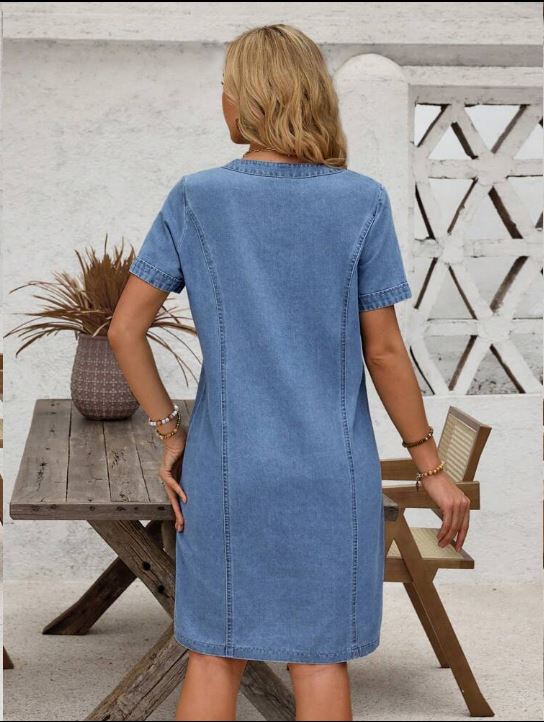 Amber – Blød Denimkjole med Lommer