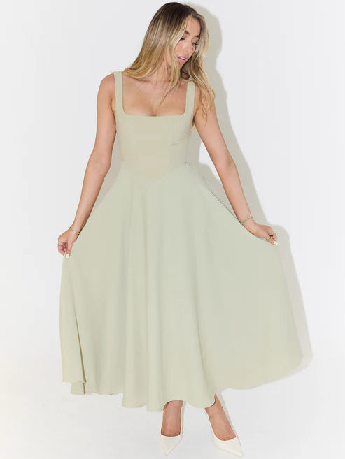 Scarlett | Midikjole med Elegance